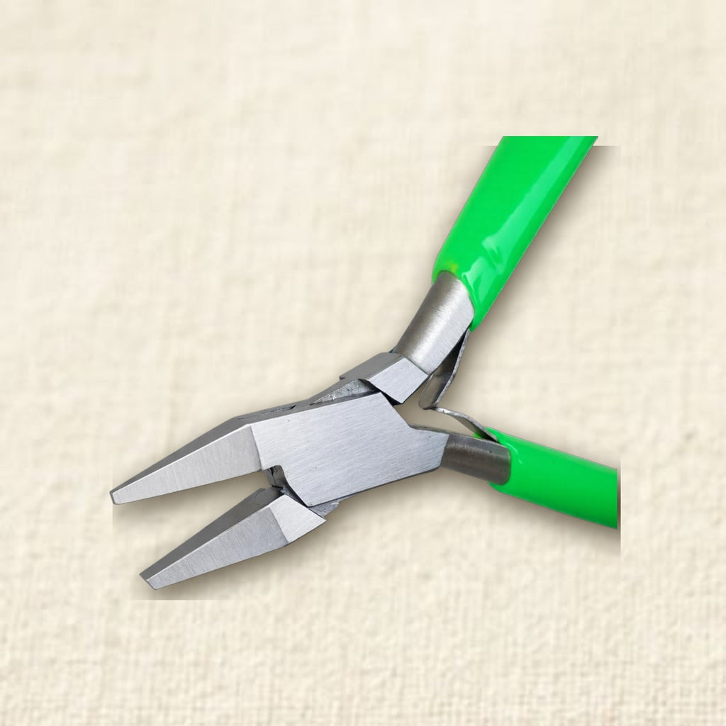 Narrow Flat Nose Pliers with PVC Handles, Tapered Jaw Jewellery Making Tool, 125mm Beading and Crafts Pliers