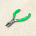 Narrow Flat Nose Pliers with PVC Handles, Tapered Jaw Jewellery Making Tool, 125mm Beading and Crafts Pliers