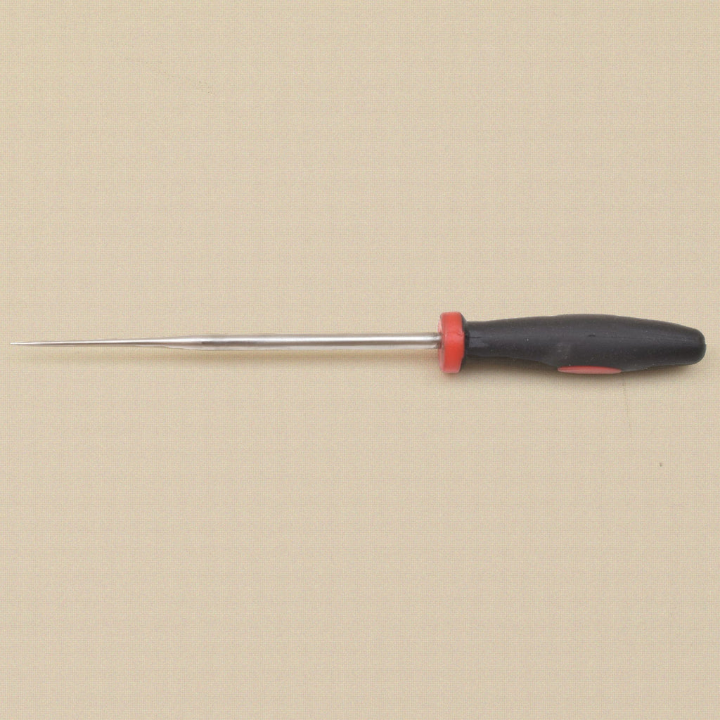 Knotting awl lying flat, point to the left
