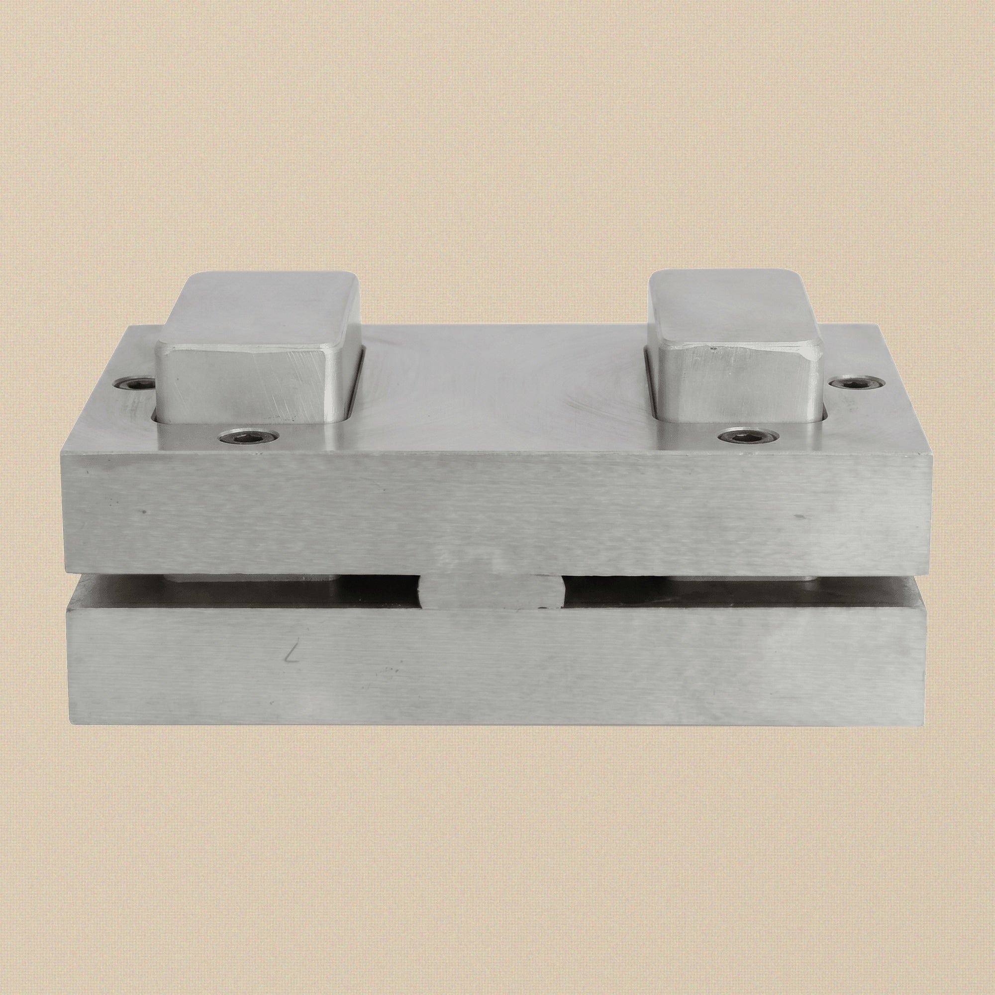 Side profile of the disc cutter die block, showing its thickness and material.