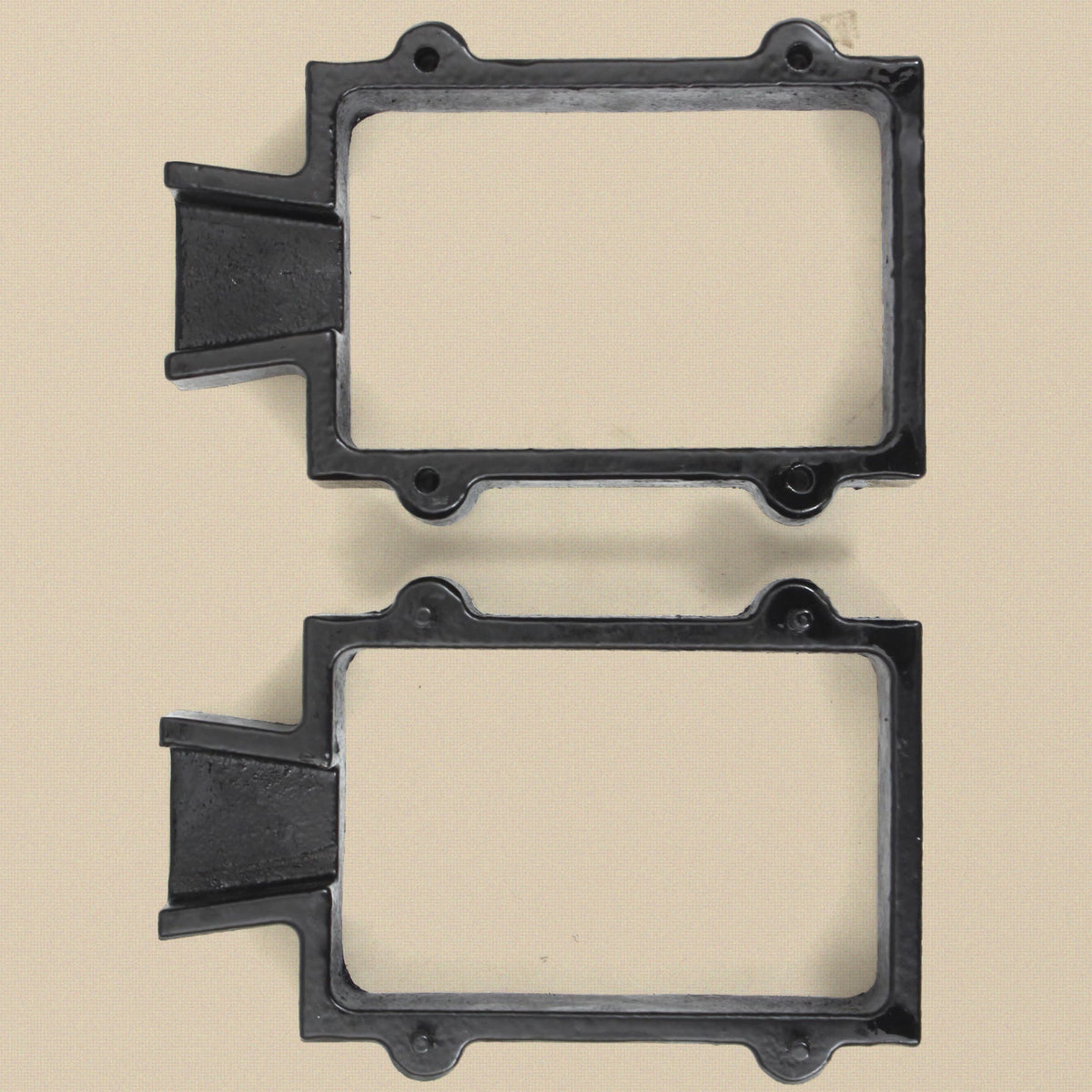 The cope and drag halves separated, from above