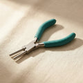 Oval jewellery making pliers with parallel jaws, 7.5x5mm and 6x4mm loops, stainless steel