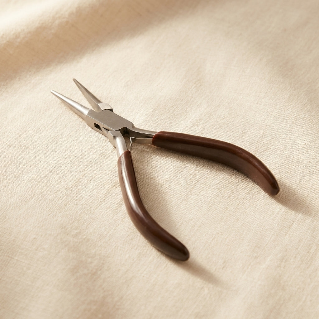Long chain needle nose pliers, 5.5 inch stainless steel with PVC grips for jewellery crafts