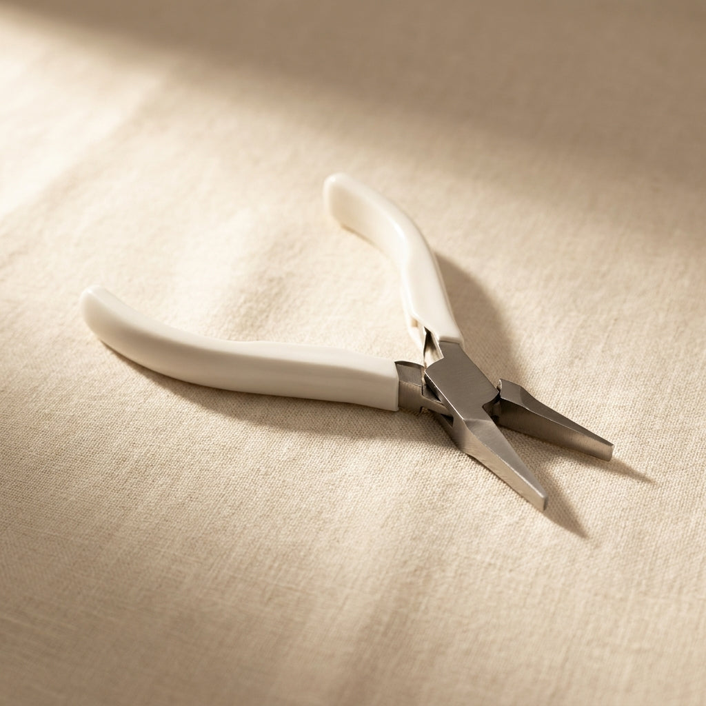 Flat nose pliers, 120mm, white moulded handles, for jewellery wire work