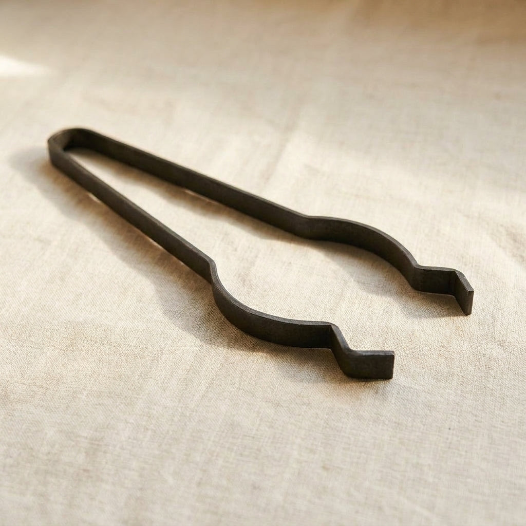 15-inch parallel-action tongs for holding up to 100mm diameter crucibles during jewellery casting.