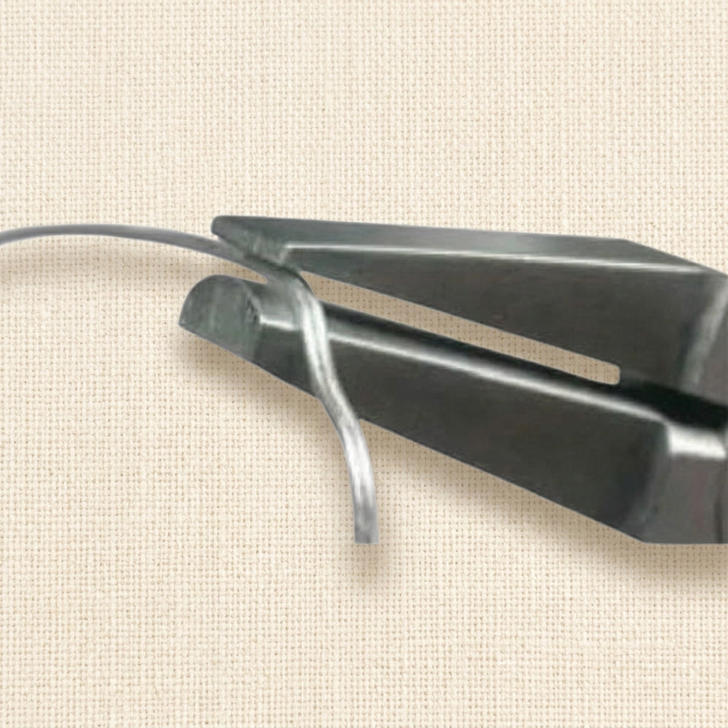 5-inch flat half round nose pliers for jewellery making, with non-slip PVC handles
