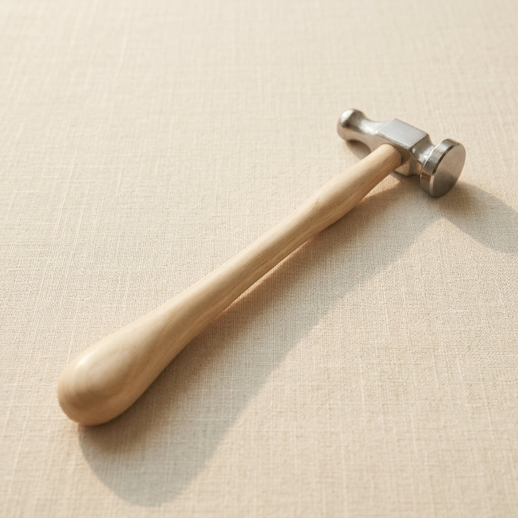 Jewellery silversmith chasing hammer with 28mm flat face and wooden handle