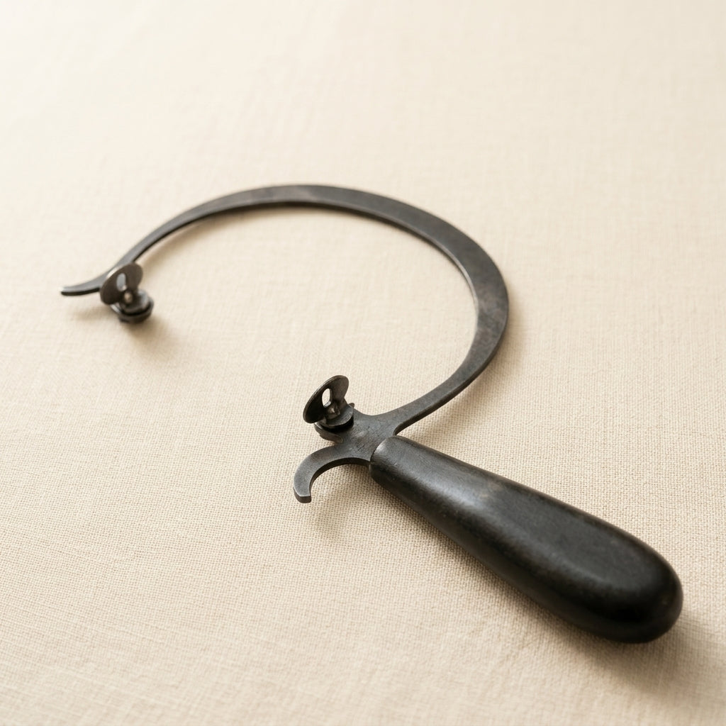 C-shaped jeweller's saw frame, 4-1/4 inch, black alloy, for detailed metalwork