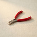 Mini jewellery pliers for wire looping and forming, with 2mm and 4mm parallel jaws.