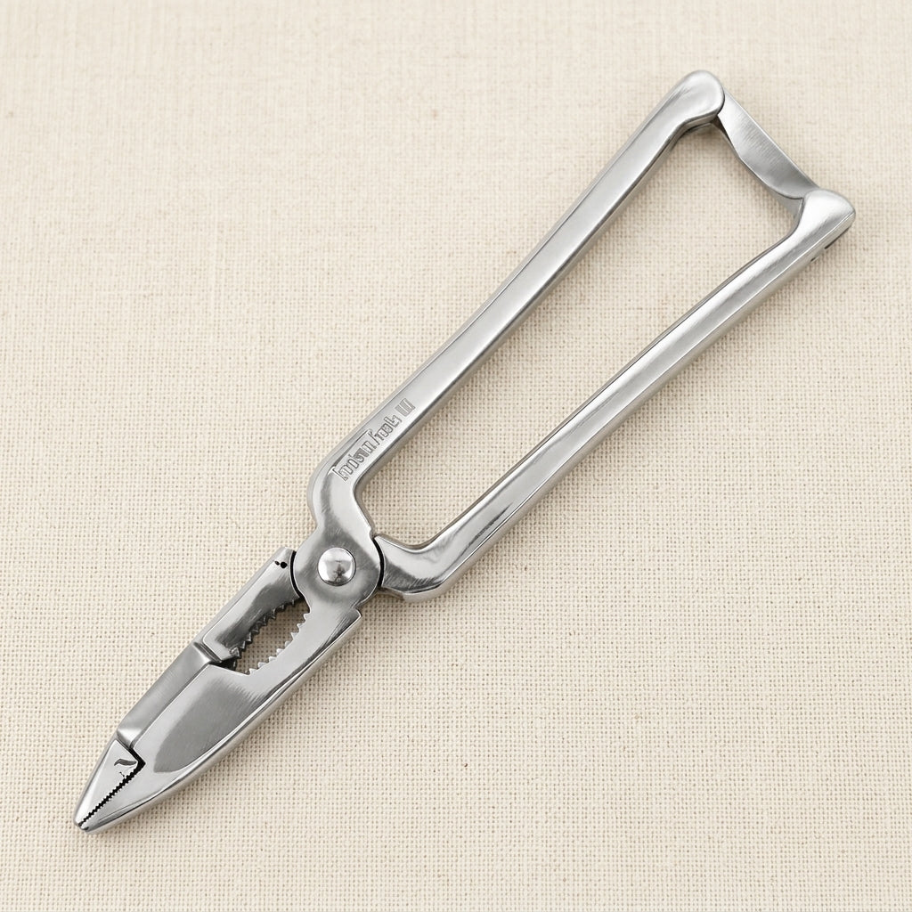 Stainless steel seafood shears, 18.5 cm, for cracking lobster and crab shells.